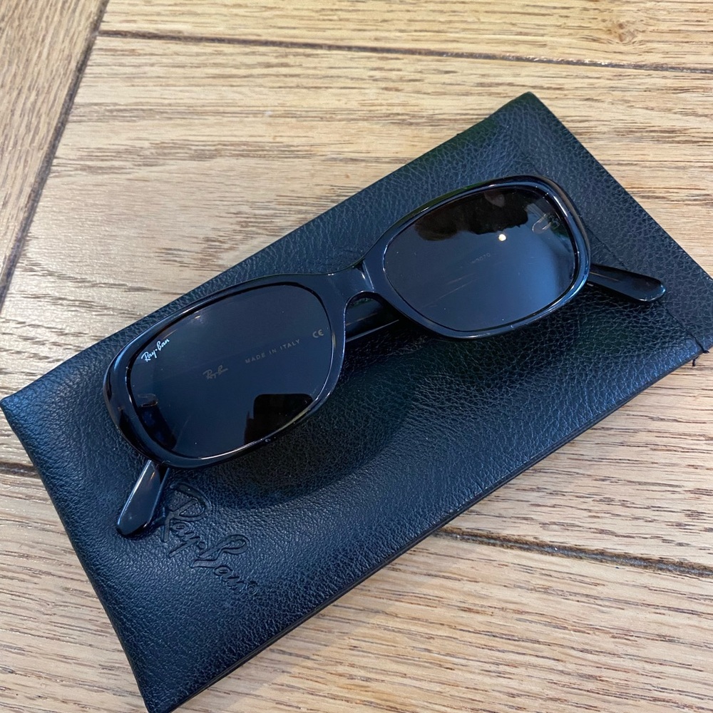 <3 Vintage 90s Ray-Ban